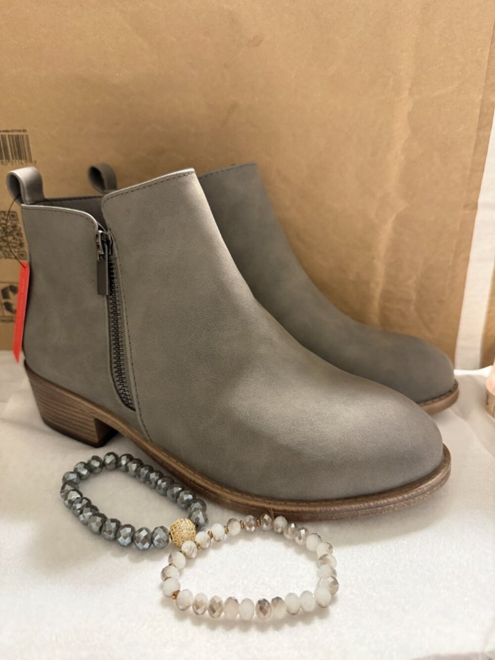 Women's Grey Ankle Boots, Side Zipper, Size 8, Including 2 Coordinating Bracelet